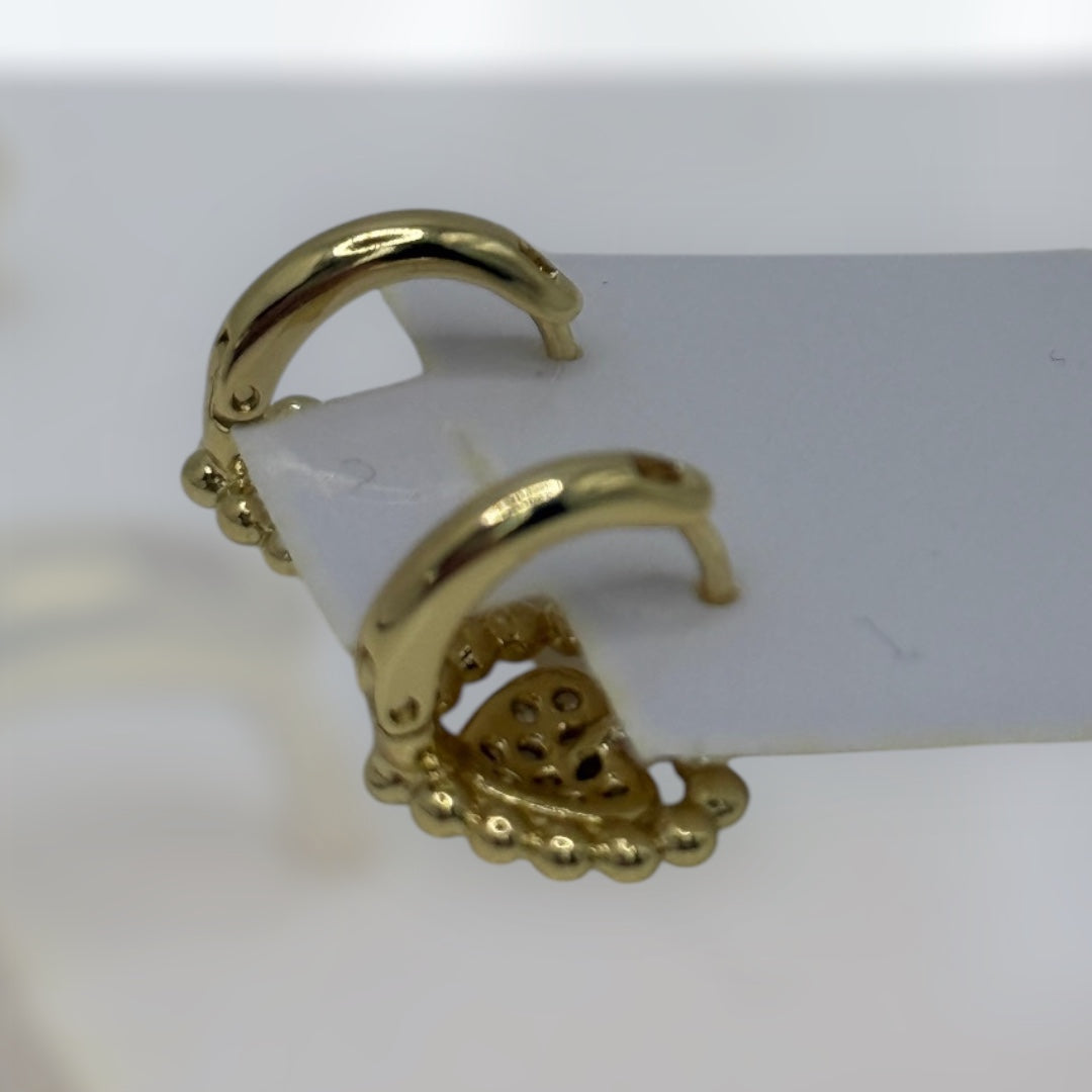 Argollas pequeñas de corazón laminado 14k