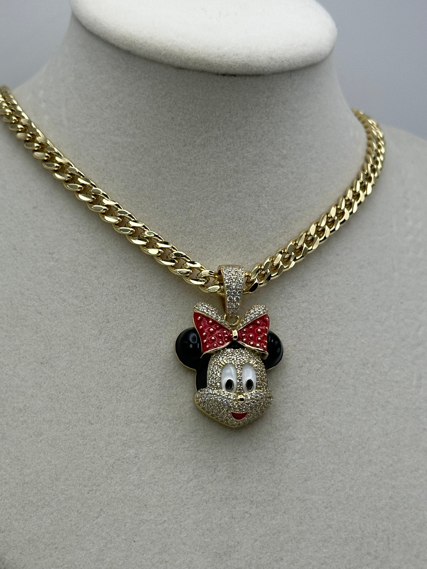 Dije de plata 925 y cadena en oro laminado 14k