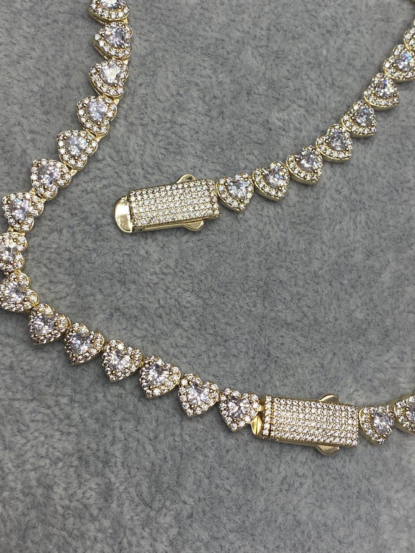 Gargantilla de corazones