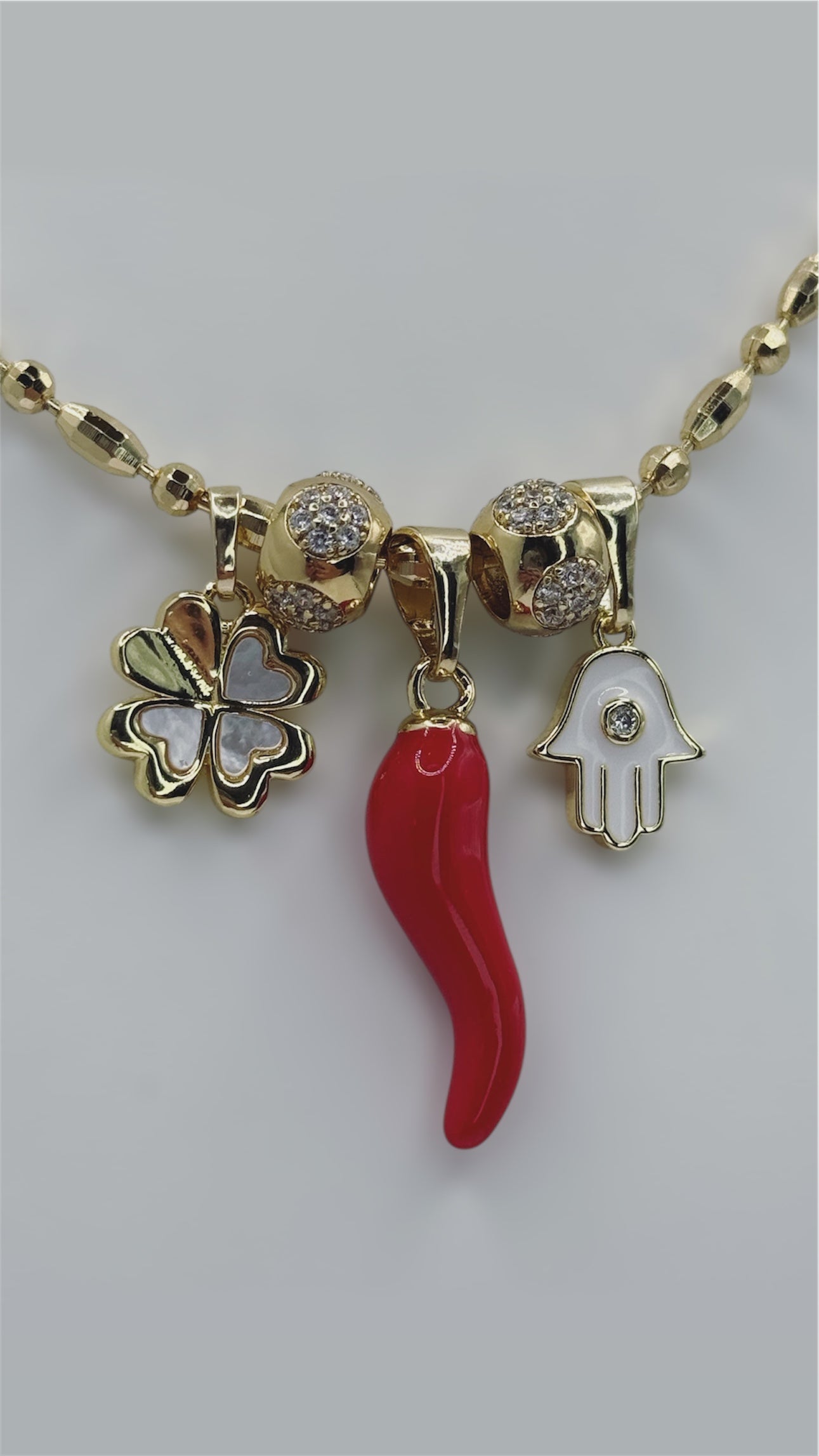 Collar de protección laminado 14k cadena size 17