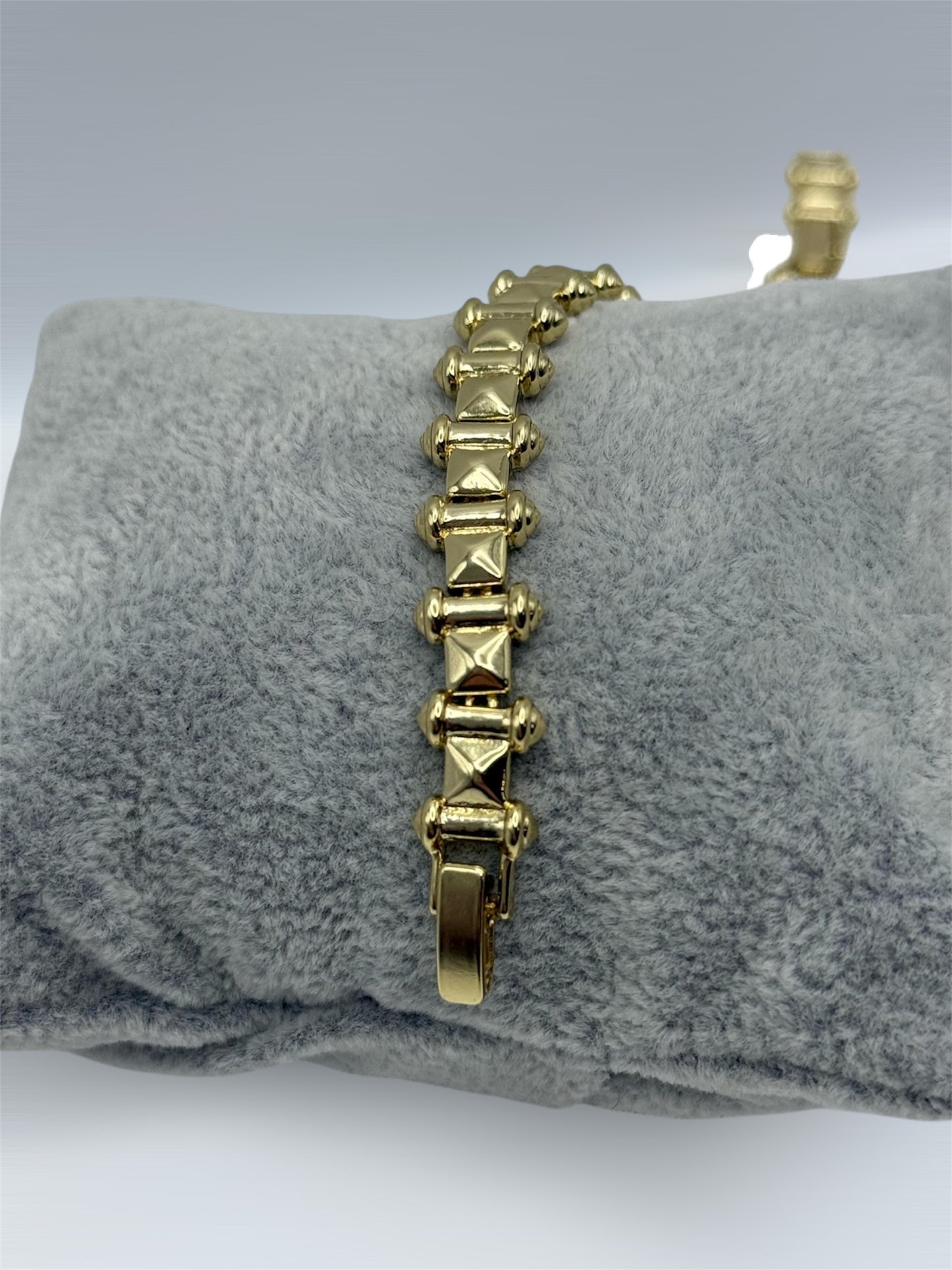 Pulsa laminada 14k size 7 y 7/30