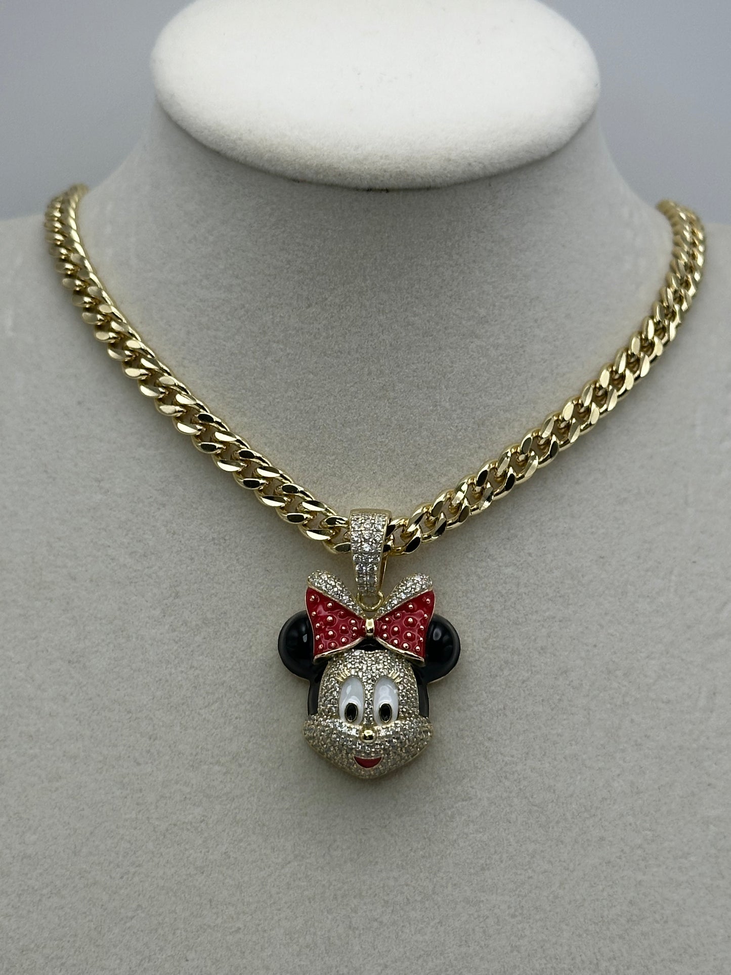 Dije de plata 925 y cadena en oro laminado 14k