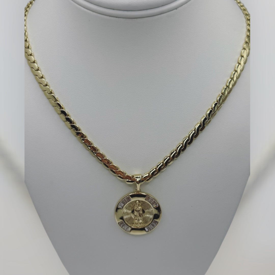 Cadena con virgen laminada 14k cadena size 17