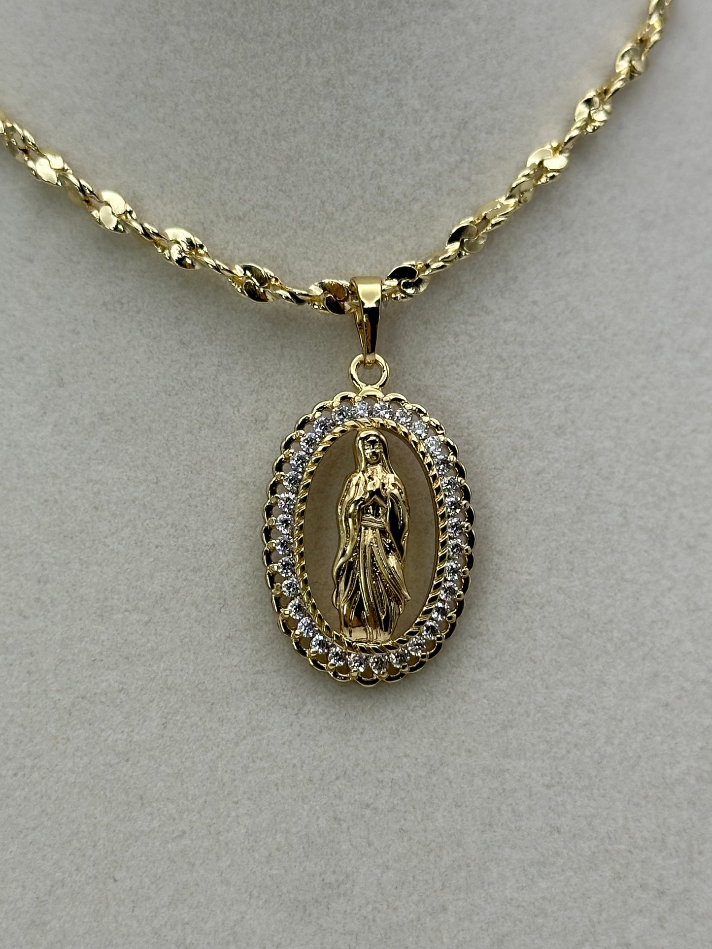 Oro laminado 14k cadena size 18