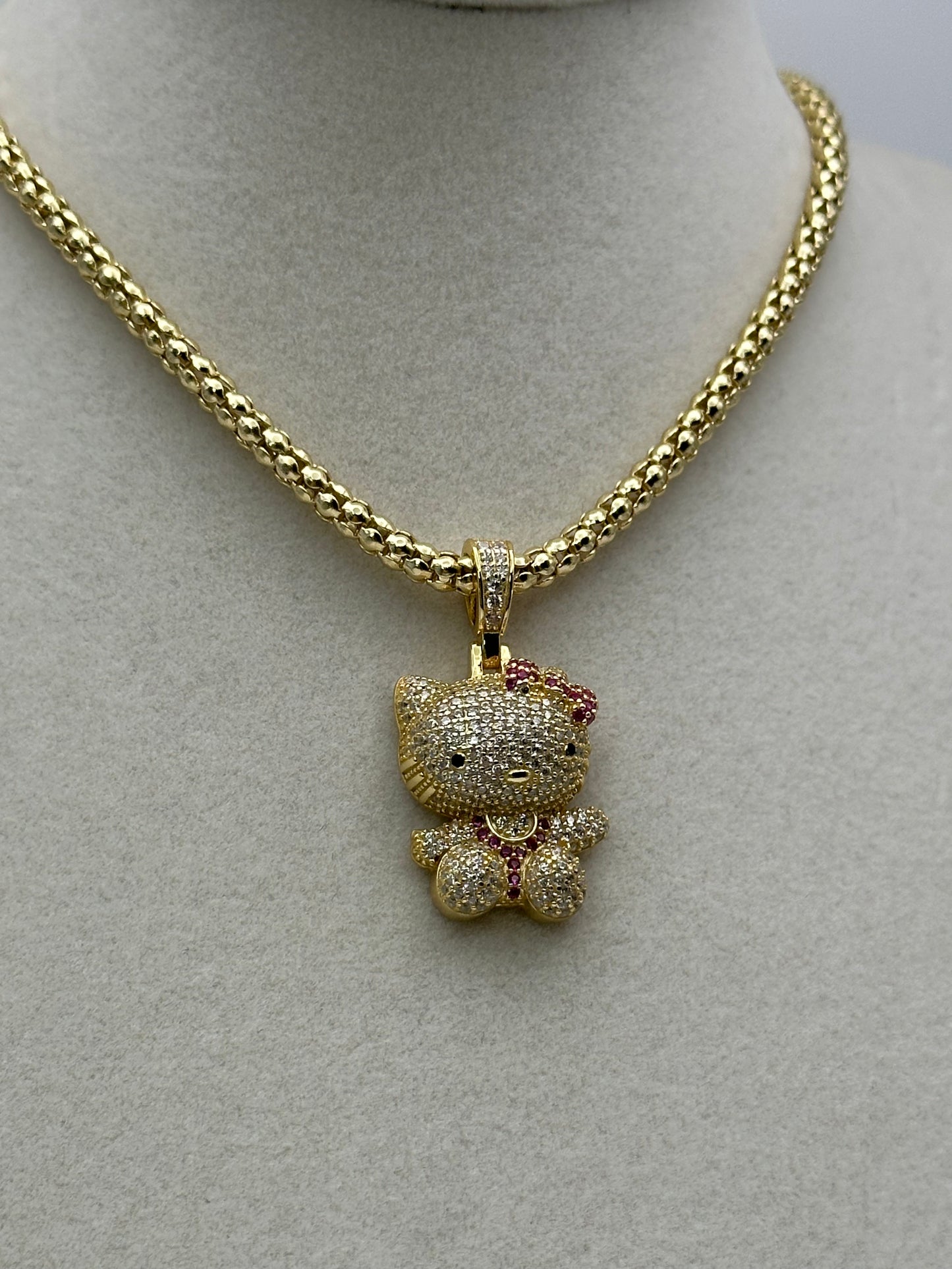 Hello kitty en plata 925 y cadena en oro laminado 14k